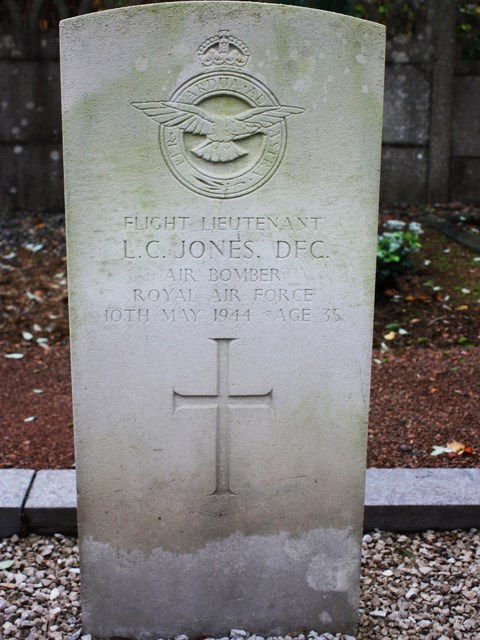 Tombe F/Lt Jones