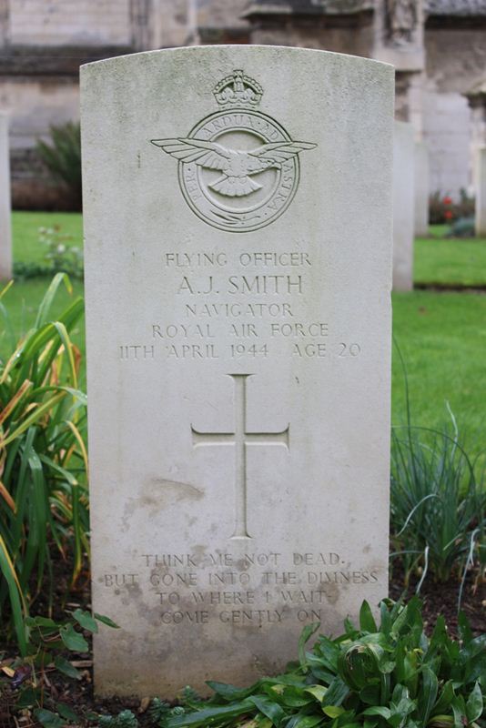 Tombe F/O Smith