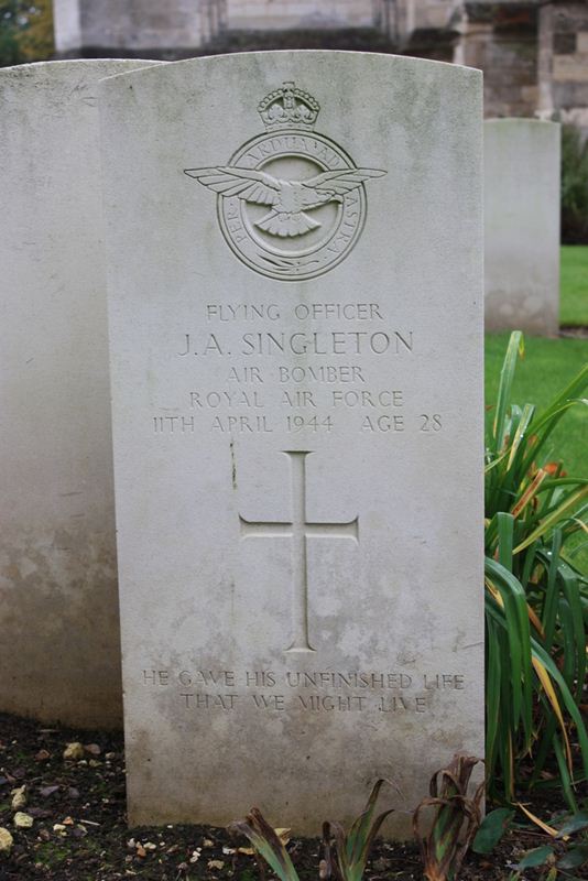 Tombe F/O Singleton