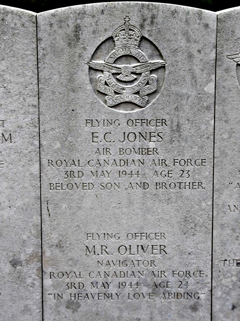 Tombe F/O Jones-F/O Oliver