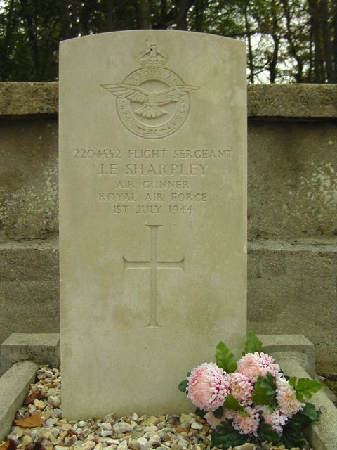 Tombe F/Sgt Sharpley