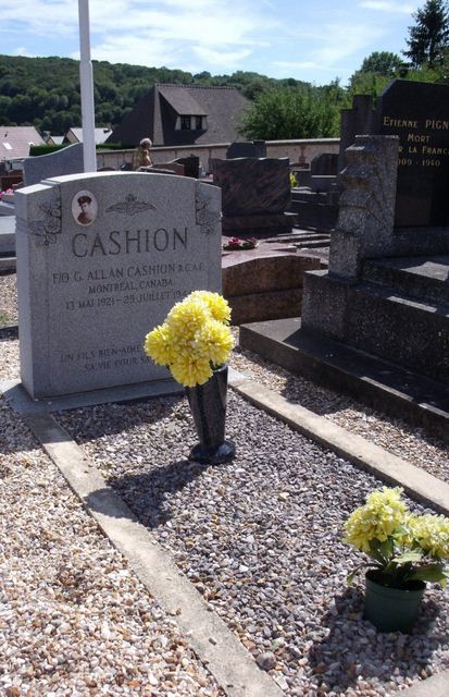 Tombe F/O Cashion