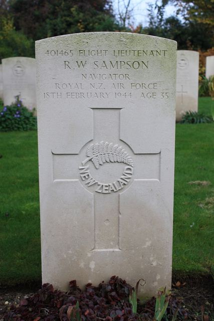 Tombe F/Lt Sampson