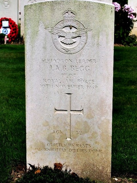 Tombe Sq/L Begg