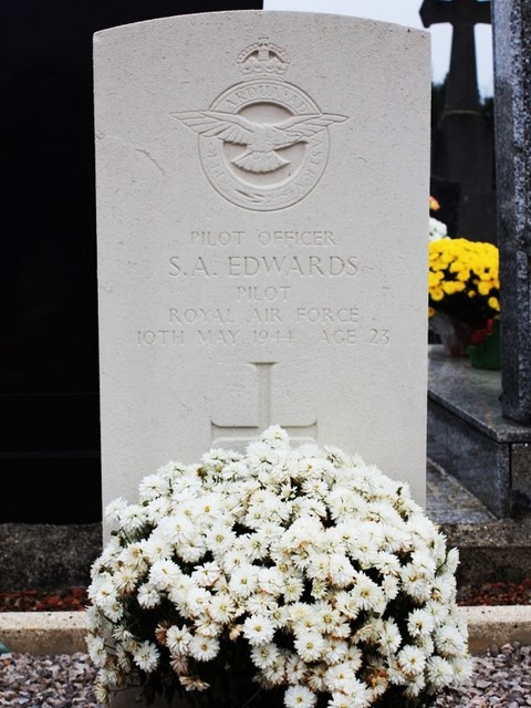 Tombe P/O Edwards