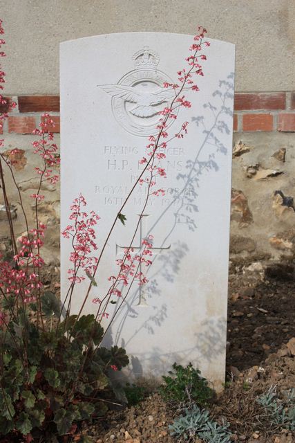 Tombe F/O Evans