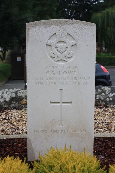 Tombe F/O Howe - Photo Rgis Biaux