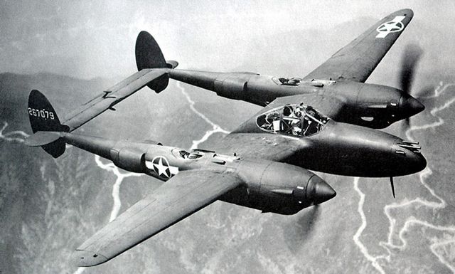 P-38 Lightning - Photo du site www.world-war-2-planes.com