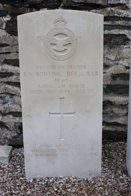 Tombe Sq/L Bunting